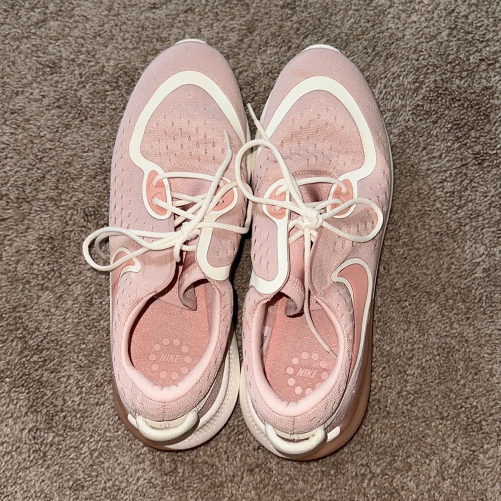 Women’s size 11 Nike Joyride Dual Run in Echo Pink